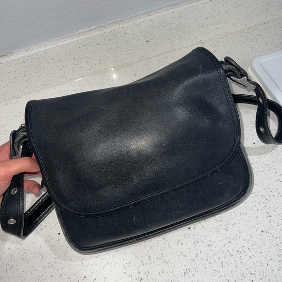 Coach Handbags - Vintage Leather Coach Crossbody Bag